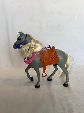Barbie Blossom Beauties Grey Horse with Pink Flower Necklace and Purple Bridle
